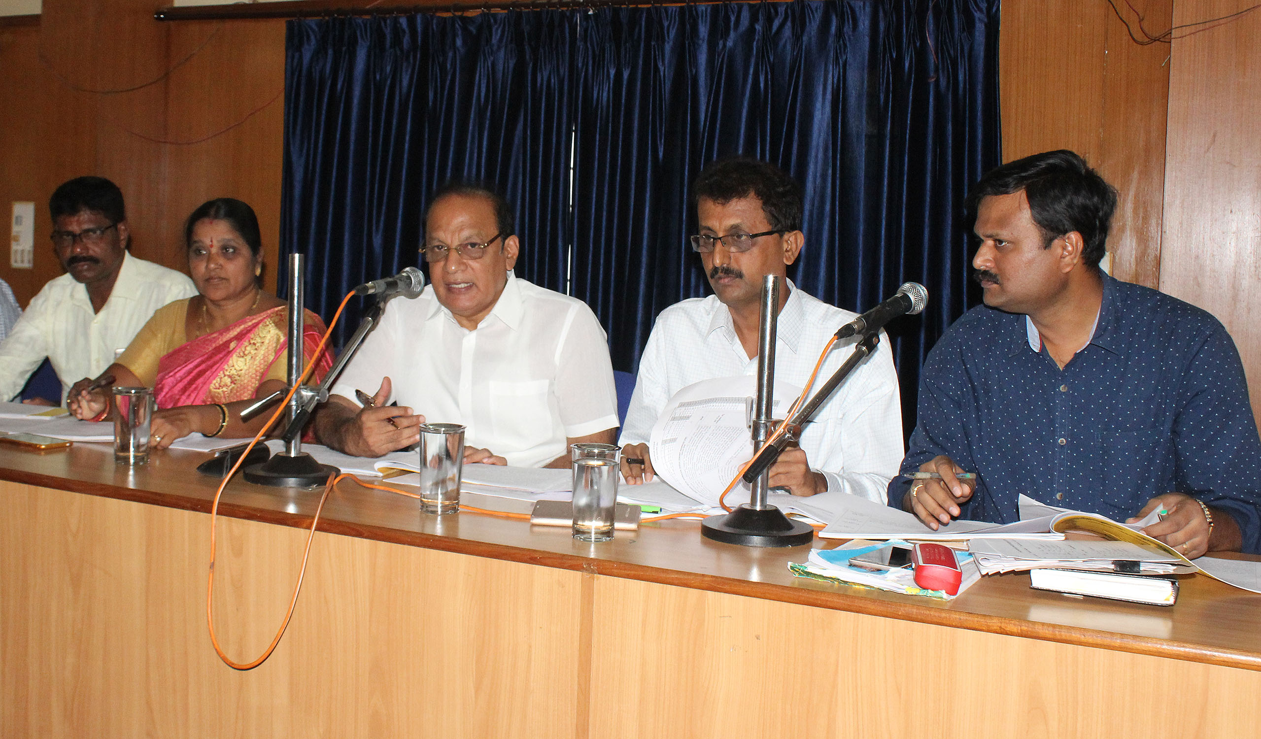 ಬಸವ ವಸತಿ ಯೋಜನೆಯ ಮನೆ ನಿರ್ಮಾಣದಲ್ಲಿ ಹಿನ್ನಡೆ : ಕೆಡಿಪಿ ಸಭೆಯಲ್ಲಿ ಶಾಸಕ ವಿನಯ ಕುಮಾರ್ ಸೊರಕೆ ಅಸಮಾಧಾನ